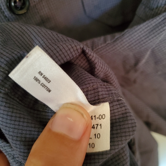 Gap Gray Checkered Button-down - Picture 6 of 6